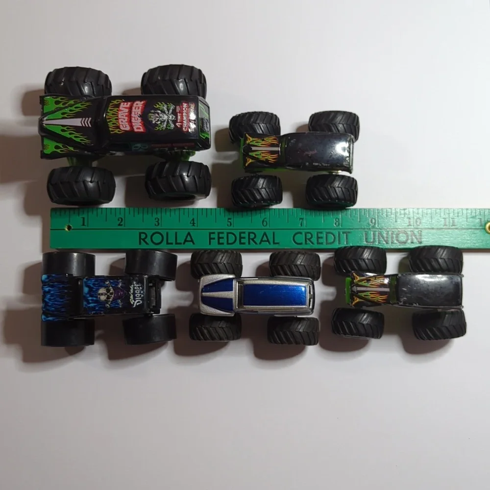 5 Grave Digger Monster Trucks Green Black Blue Silver Hot Wheels Push N Go